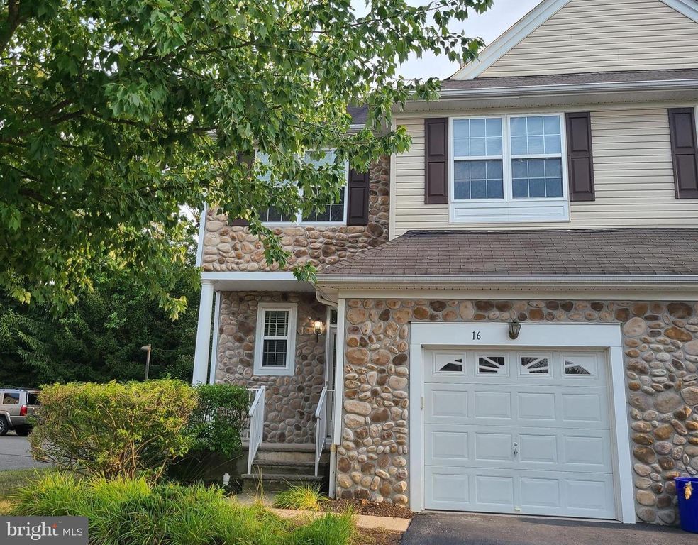 16 SCARLET OAK DR, Princeton, NJ 08540