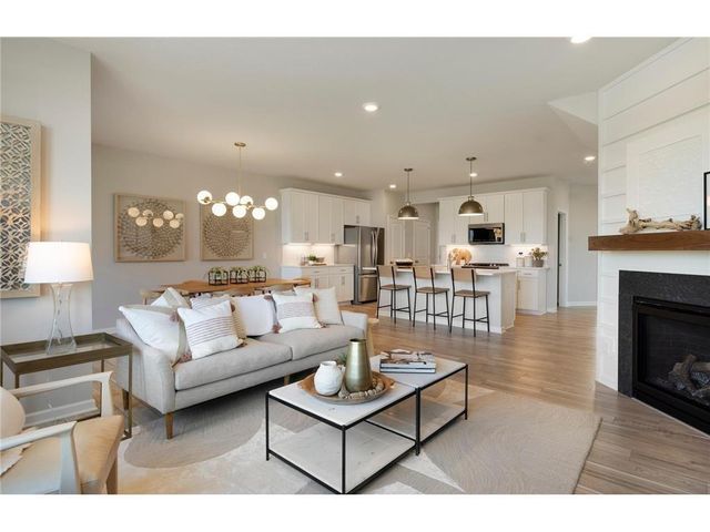 17985 Genoa Drive, Lakeville, MN 55044