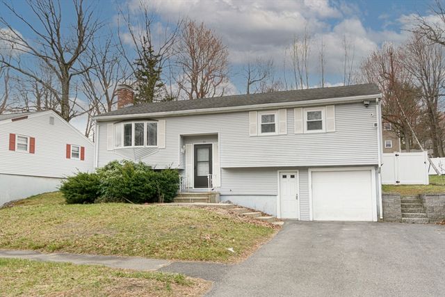 52 Venus Dr, Worcester, MA 01605