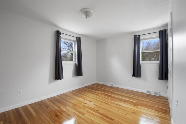 52 Venus Dr, Worcester, MA 01605