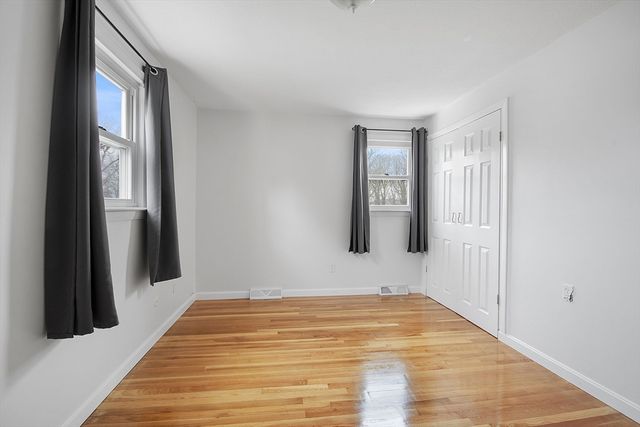 52 Venus Dr, Worcester, MA 01605