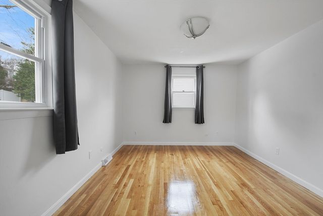 52 Venus Dr, Worcester, MA 01605