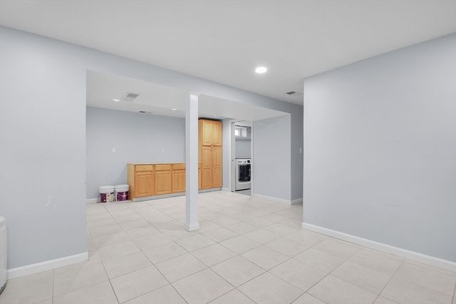 52 Venus Dr, Worcester, MA 01605