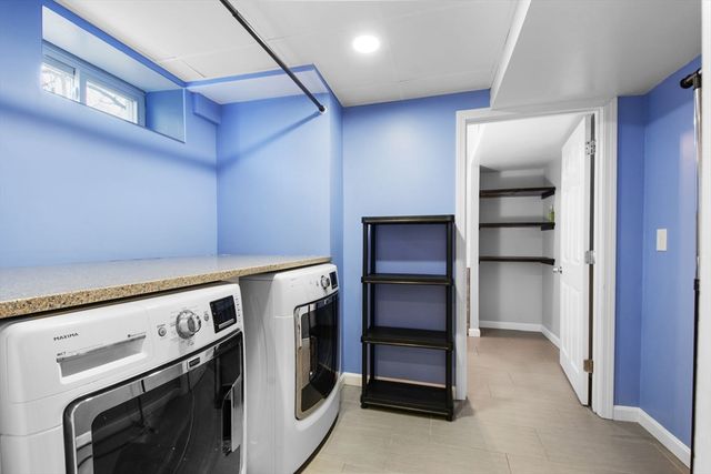 52 Venus Dr, Worcester, MA 01605