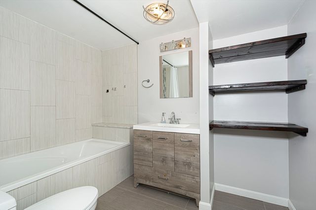 52 Venus Dr, Worcester, MA 01605