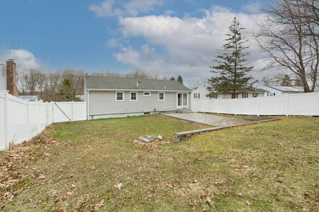 52 Venus Dr, Worcester, MA 01605