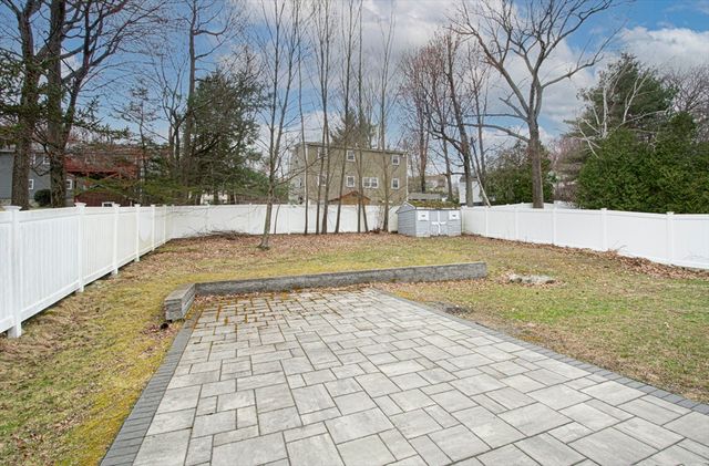 52 Venus Dr, Worcester, MA 01605