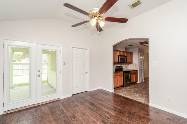 203 Cool Cove, Montgomery, TX 77356