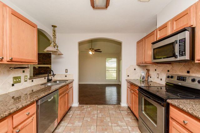 203 Cool Cove, Montgomery, TX 77356