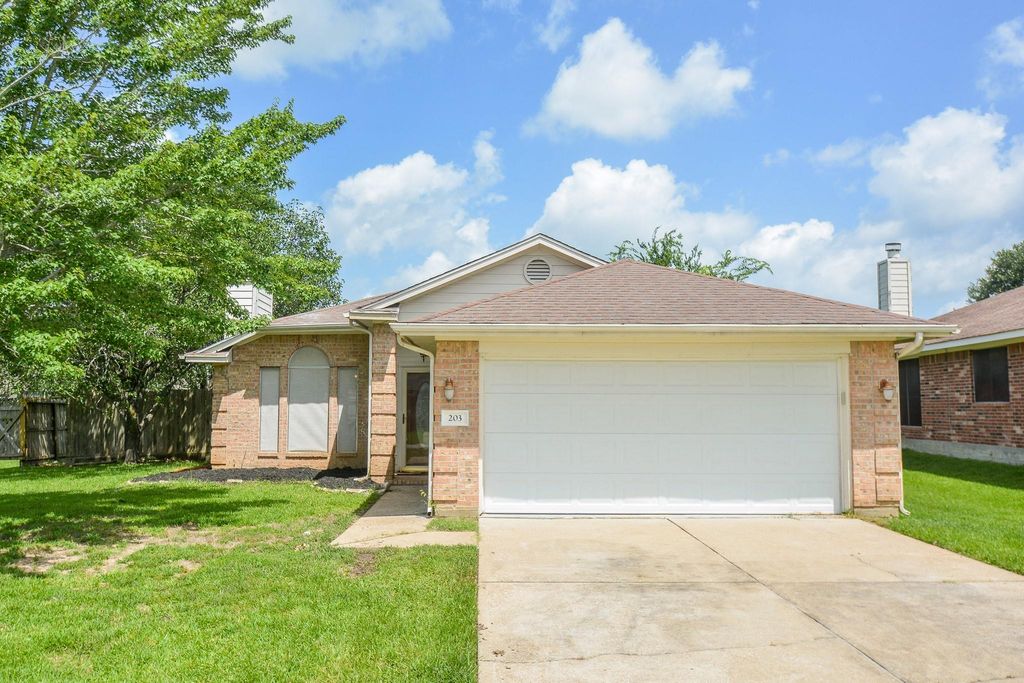 203 Cool Cove, Montgomery, TX 77356