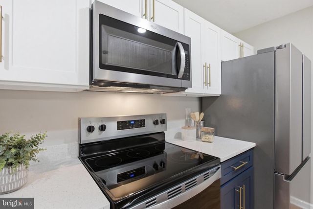 896 FOREST LN, Hanover, MD 21076