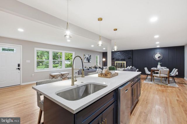896 FOREST LN, Hanover, MD 21076
