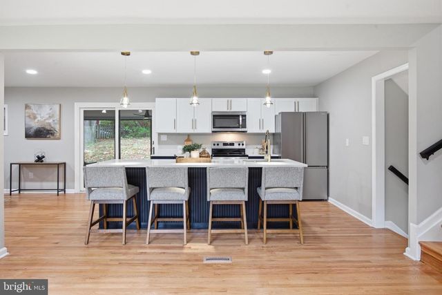 896 FOREST LN, Hanover, MD 21076