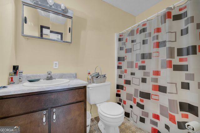 1894 Athens Rd, Carnesville, GA 30521