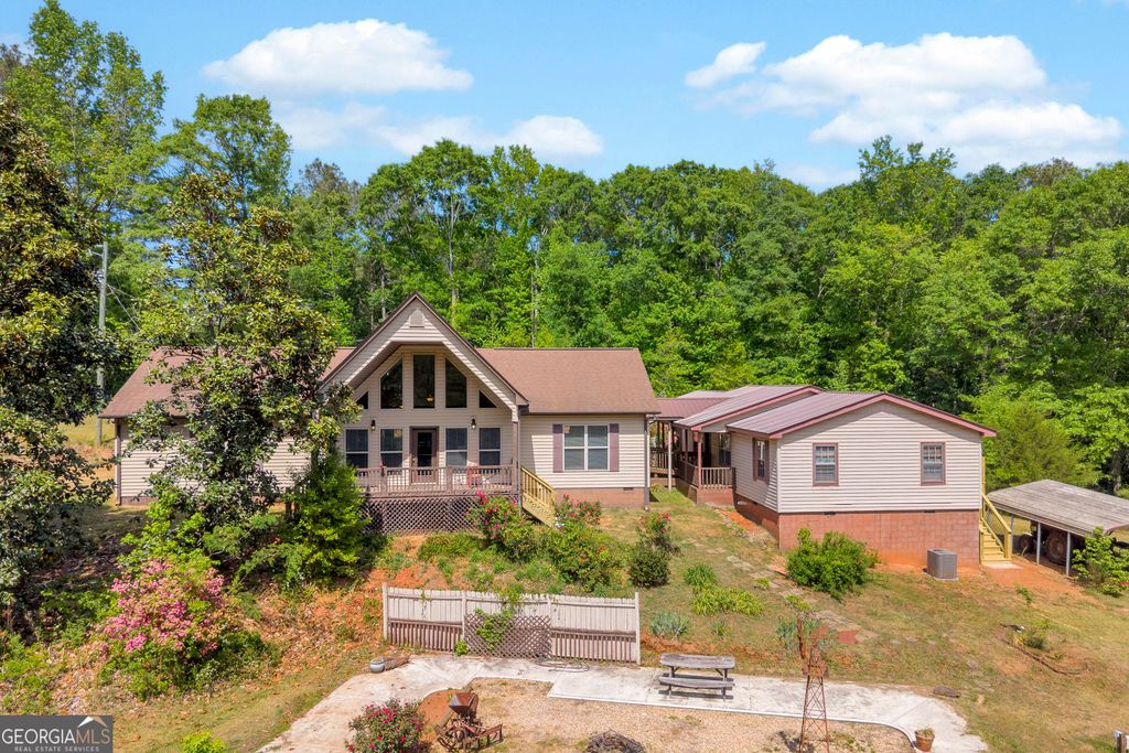 1894 Athens Rd, Carnesville, GA 30521