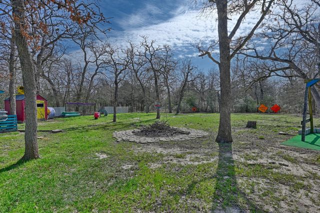 514 Forest Oak Drive, Somerville, TX 77879