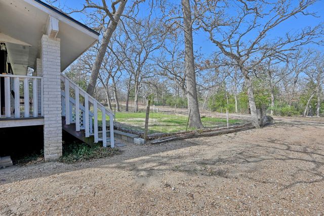514 Forest Oak Drive, Somerville, TX 77879