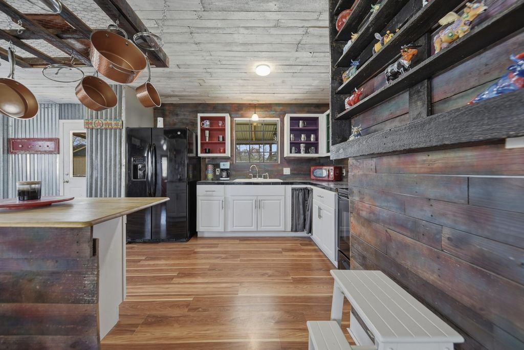 514 Forest Oak Drive, Somerville, TX 77879