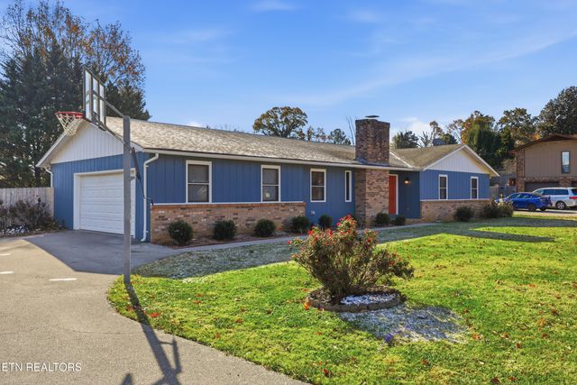 1021 Oxford Hills Drive, Maryville, TN 37803