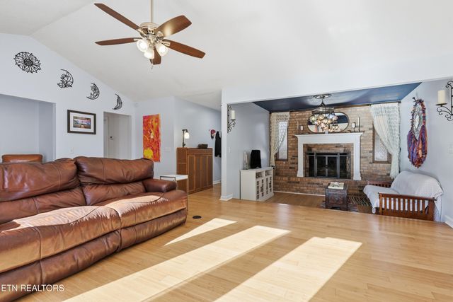 1021 Oxford Hills Drive, Maryville, TN 37803