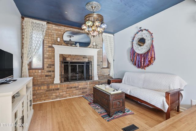 1021 Oxford Hills Drive, Maryville, TN 37803