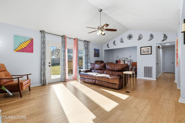 1021 Oxford Hills Drive, Maryville, TN 37803