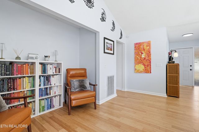 1021 Oxford Hills Drive, Maryville, TN 37803