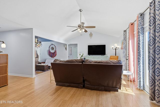 1021 Oxford Hills Drive, Maryville, TN 37803