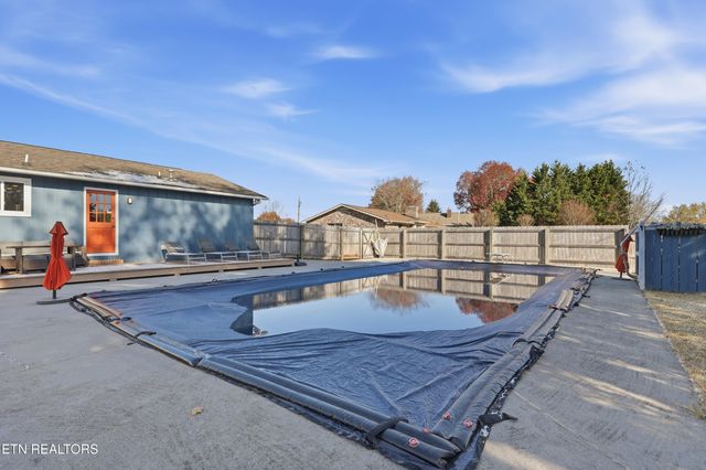 1021 Oxford Hills Drive, Maryville, TN 37803