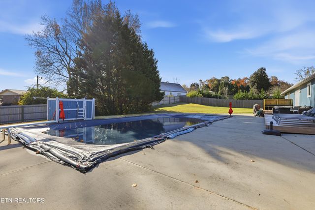 1021 Oxford Hills Drive, Maryville, TN 37803