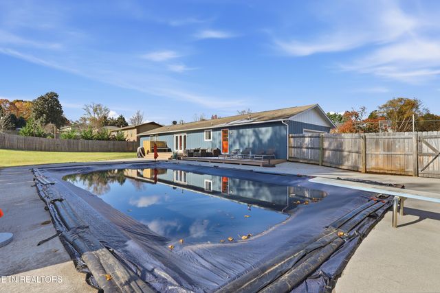 1021 Oxford Hills Drive, Maryville, TN 37803