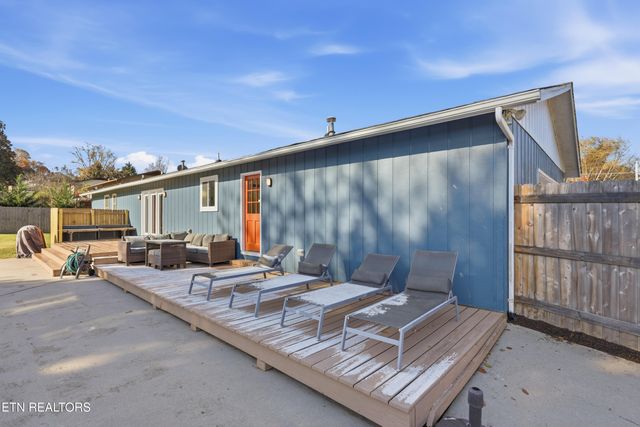 1021 Oxford Hills Drive, Maryville, TN 37803