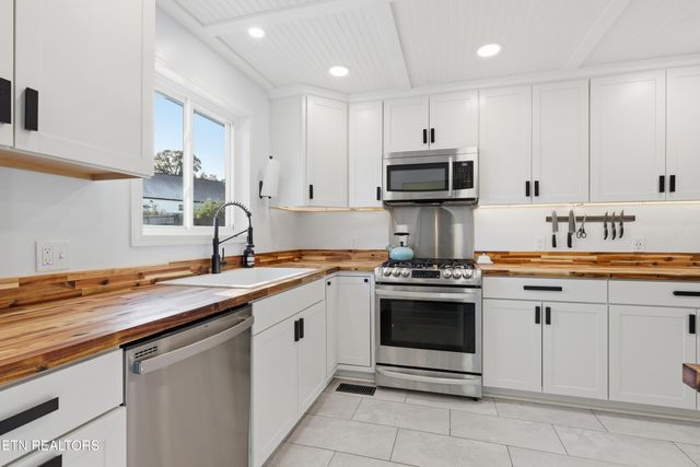 1021 Oxford Hills Drive, Maryville, TN 37803