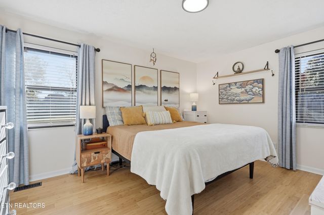 1021 Oxford Hills Drive, Maryville, TN 37803