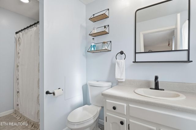 1021 Oxford Hills Drive, Maryville, TN 37803