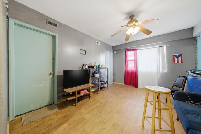 1626 N Saint Louis Avenue, Chicago, IL 60647