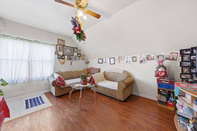 1626 N Saint Louis Avenue, Chicago, IL 60647