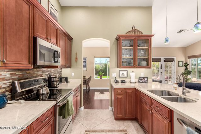 10002 E Paseo San Bernardo, Tucson, AZ 85747