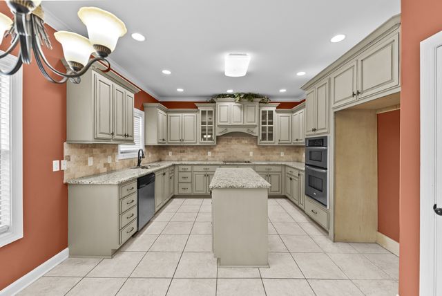 8054 Vineyard Ln, La Vergne, TN 37086