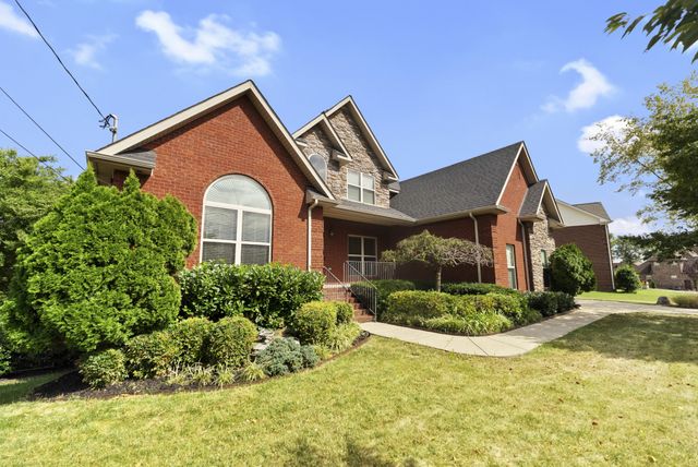 8054 Vineyard Ln, La Vergne, TN 37086