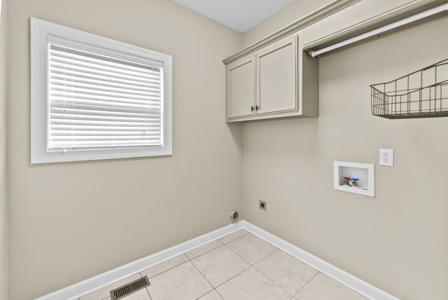 8054 Vineyard Ln, La Vergne, TN 37086