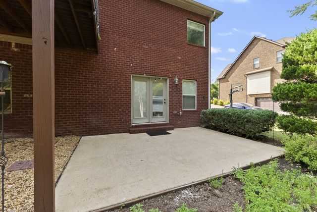 8054 Vineyard Ln, La Vergne, TN 37086