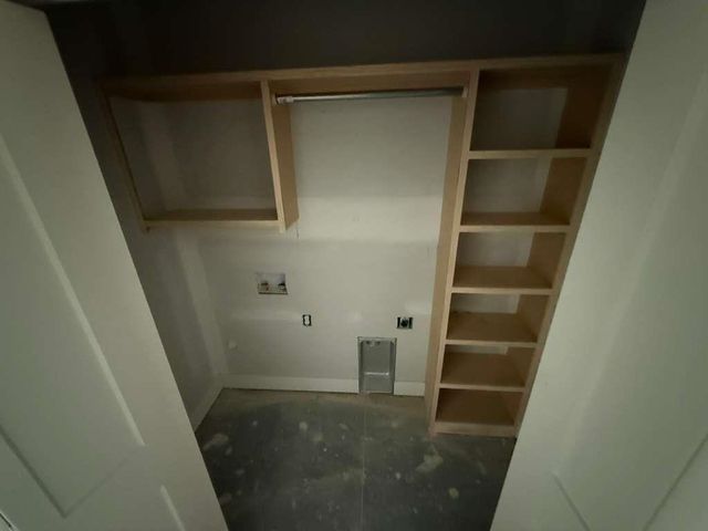 8992 E Forbes Cir., Bel Aire, KS 67226