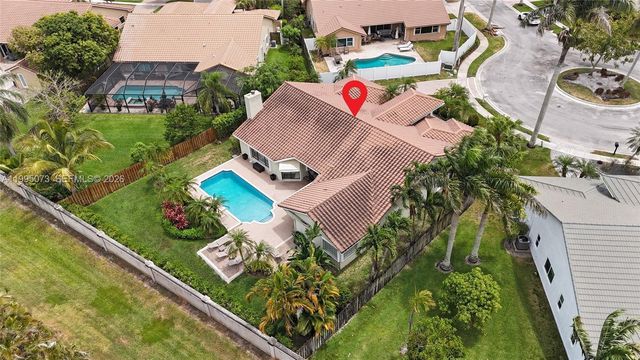 11021 NW 7th St, Plantation, FL 33324