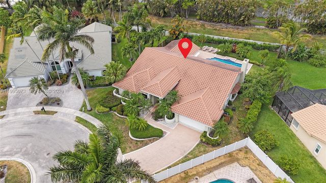 11021 NW 7th St, Plantation, FL 33324