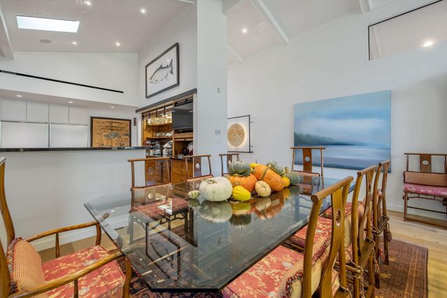 716 N Silvervale Drive, Visalia, CA 93291