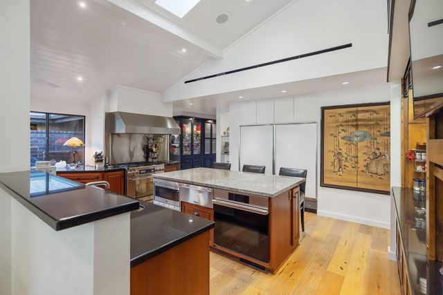 716 N Silvervale Drive, Visalia, CA 93291