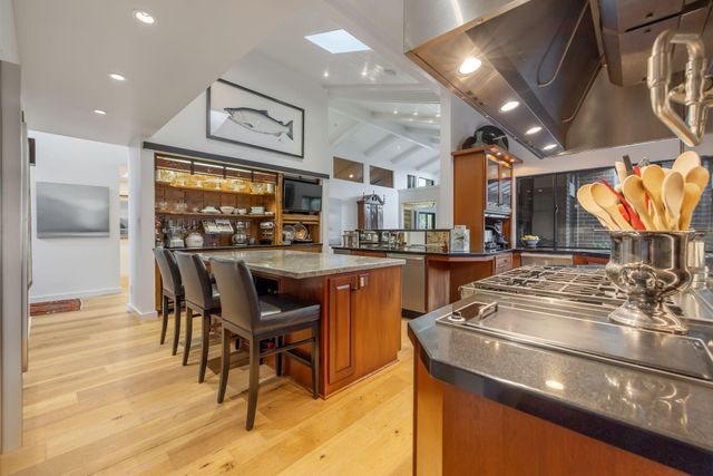 716 N Silvervale Drive, Visalia, CA 93291