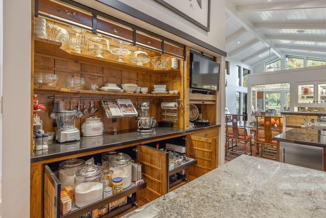 716 N Silvervale Drive, Visalia, CA 93291