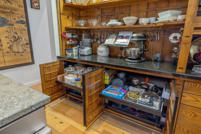 716 N Silvervale Drive, Visalia, CA 93291